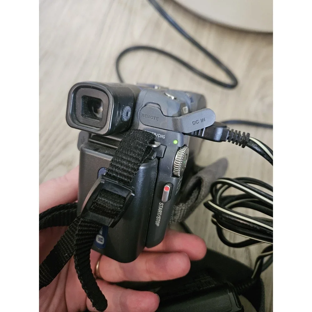Sony Handycam DCR-DVD101 Digital DVD Camcorder Read!!!